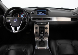 Подержанный автомобиль Volvo XC70 2014 года (9 фото)
