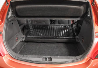 Подержанный автомобиль Opel Corsa 2013 года (22 фото)