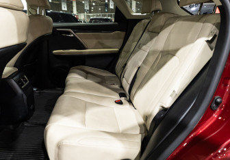 Подержанный автомобиль Lexus RX 2021 года (16 фото)
