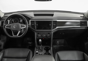Подержанный автомобиль Volkswagen Teramont 2021 года (10 фото)