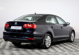 Подержанный автомобиль Volkswagen Jetta Sedan 2013 года (5 фото)
