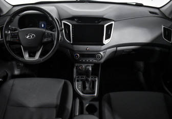 Подержанный автомобиль Hyundai Creta 2019 года (11 фото)