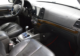 Подержанный автомобиль Hyundai Santa Fe 2011 года (12 фото)
