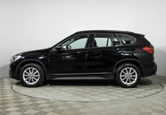 Подержанный автомобиль BMW X1 2019 года (8 фото)