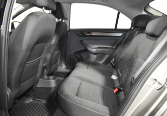 Подержанный автомобиль Skoda Rapid Liftback 2019 года (12 фото)