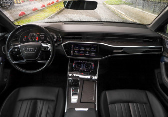 Подержанный автомобиль Audi A6 Sedan 2020 года (13 фото)