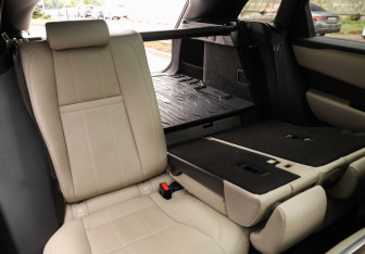 Подержанный автомобиль Land Rover Range Rover Velar 2021 года (35 фото)