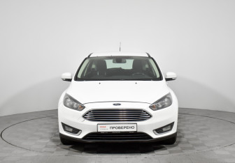Подержанный автомобиль Ford Focus Hatchback 2017 года (2 фото)