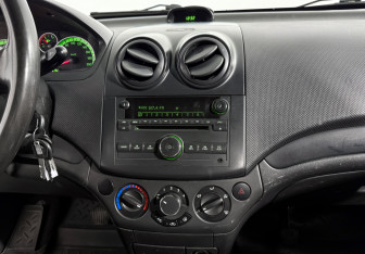 Подержанный автомобиль Chevrolet Aveo Sedan 2007 года (16 фото)