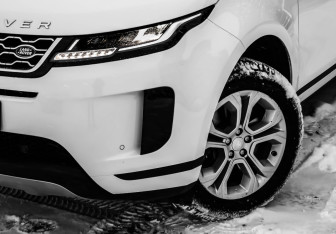 Подержанный автомобиль Land Rover Range Rover Evoque 2020 года (3 фото)