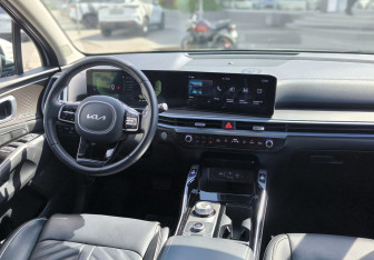 Подержанный автомобиль Kia Sorento 2024 года (11 фото)