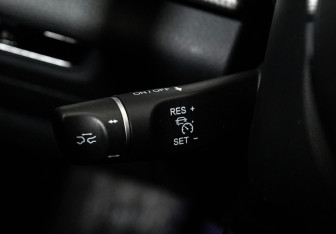 Подержанный автомобиль Hongqi H5 2024 года (22 фото)