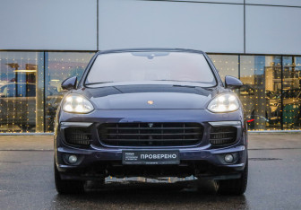 Подержанный автомобиль Porsche Cayenne 2016 года (4 фото)