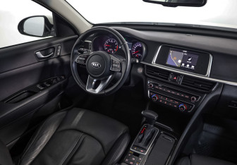 Подержанный автомобиль Kia Optima Sedan 2018 года (8 фото)