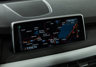 Подержанный автомобиль BMW X5 2016 года (16 фото)