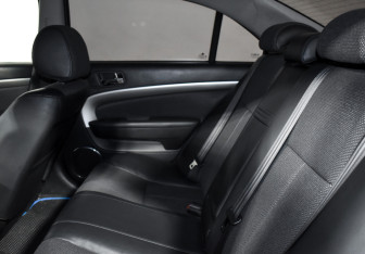 Подержанный автомобиль Chevrolet Epica 2010 года (12 фото)