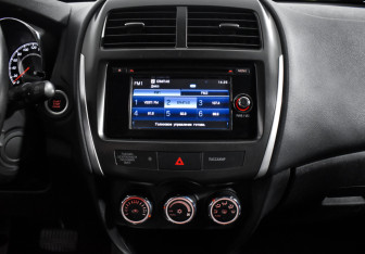 Подержанный автомобиль Mitsubishi ASX 2013 года (16 фото)