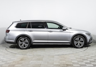 Подержанный автомобиль Volkswagen Passat Wagon 2020 года (4 фото)