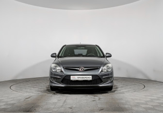 Подержанный автомобиль Hyundai i30 Hatchback 2011 года (2 фото)