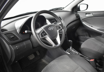 Подержанный автомобиль Hyundai Solaris Hatchback 2011 года (9 фото)