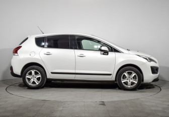 Подержанный автомобиль Peugeot 3008 2016 года (4 фото)