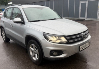Подержанный автомобиль Volkswagen Tiguan 2013 года (15 фото)