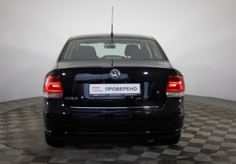 Подержанный автомобиль Volkswagen Polo Sedan 2011 года (6 фото)