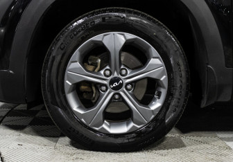 Подержанный автомобиль Kia Seltos 2021 года (9 фото)