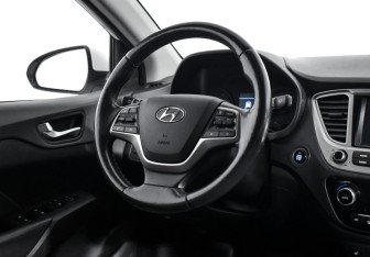 Подержанный автомобиль Hyundai Solaris Sedan 2019 года (14 фото)