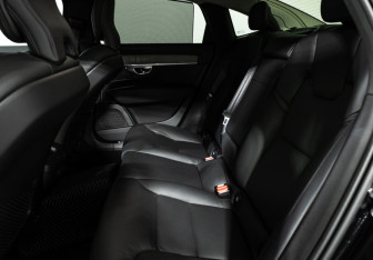 Подержанный автомобиль Volvo S90 2021 года (10 фото)