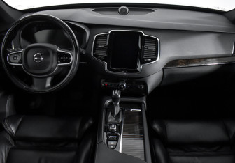Подержанный автомобиль Volvo XC90 2017 года (18 фото)