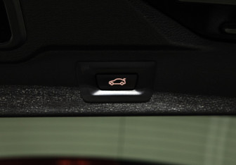 Подержанный автомобиль BMW X5 2017 года (20 фото)