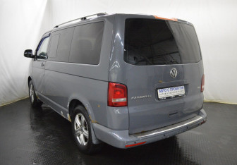 Подержанный автомобиль Volkswagen Caravelle 2012 года (6 фото)