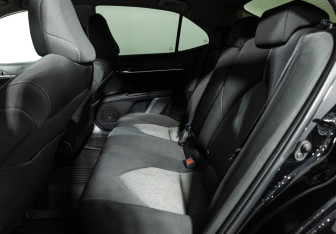 Подержанный автомобиль Toyota Camry Sedan 2021 года (10 фото)