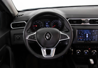 Подержанный автомобиль Renault Duster 2021 года (10 фото)