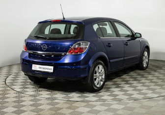 Подержанный автомобиль Opel Astra Hatchback 2007 года (5 фото)