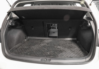Подержанный автомобиль Volkswagen Golf Hatchback 2013 года (26 фото)