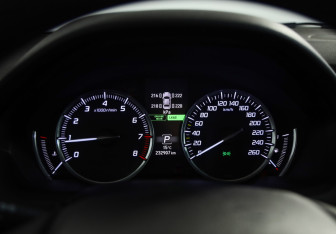 Подержанный автомобиль Acura TLX 2014 года (13 фото)