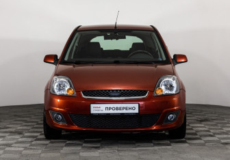 Подержанный автомобиль Ford Fiesta Hatchback 2007 года (2 фото)