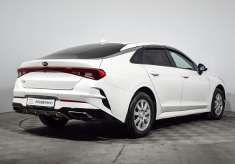 Подержанный автомобиль Kia K5 2021 года (5 фото)