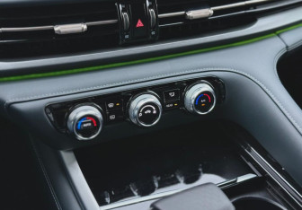 Подержанный автомобиль Changan CS95 2023 года (18 фото)