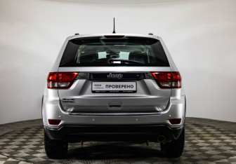 Подержанный автомобиль Jeep Grand Cherokee 2012 года (6 фото)