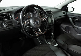 Подержанный автомобиль Volkswagen Polo Sedan 2018 года (11 фото)
