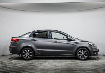 Подержанный автомобиль Kia Rio Sedan 2015 года (4 фото)
