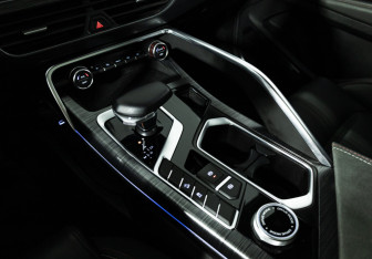 Подержанный автомобиль Geely Tugella 2023 года (19 фото)