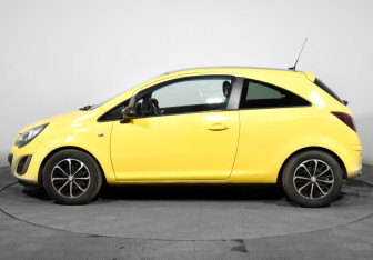 Подержанный автомобиль Opel Corsa 2012 года (8 фото)