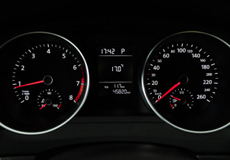 Подержанный автомобиль Volkswagen Jetta Sedan 2015 года (12 фото)