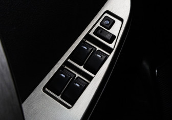 Подержанный автомобиль Geely Emgrand X7 2016 года (16 фото)