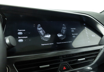 Подержанный автомобиль Geely Tugella 2022 года (19 фото)