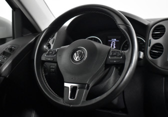 Подержанный автомобиль Volkswagen Tiguan 2015 года (15 фото)